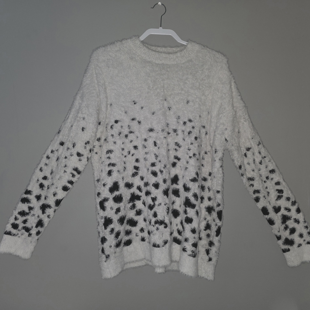 Faux Fur Cozy White and Black "Snow Leopard" Patterned Women's Sweater